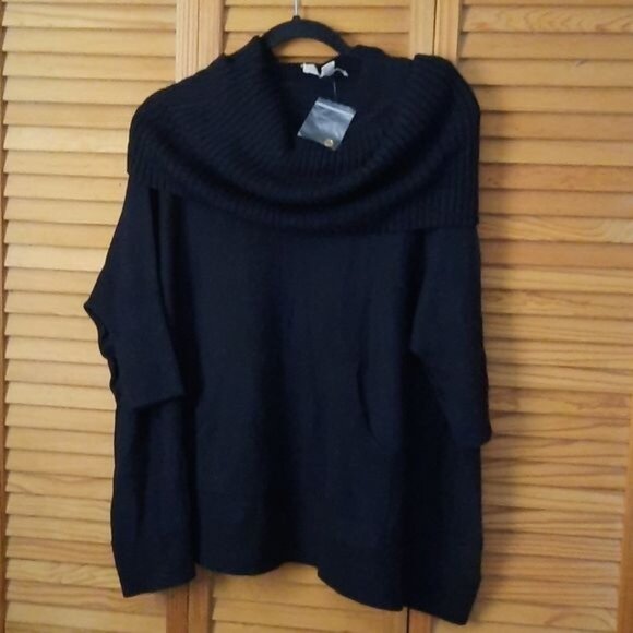 Michael Michael Kors NWT Black Bat Wing Sleeve Kangaroo Pocket Sweater Size XS - Picture 1 of 4